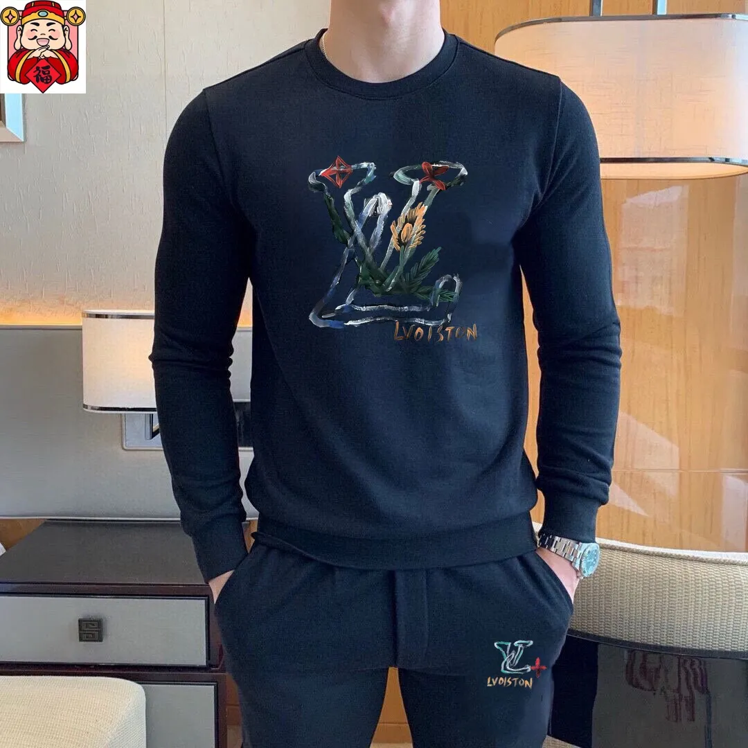 🅿️380 [LV Louis Vuitton] (Fat Man Gospel) hot-selling suit is coming. Focus on the original version of the official website. 2025 new hot-selling sweatshirt suit. The original order is hard to buy🇭🇰. It is the meticulous work of top designers for a fitting and perfect upper body effect. All-natural high-quality Roman cotton 100%, close-fitting comfort, noble and elegant! Original hardware embodies elegance and nobility! Counter size: M-5XL (maximum wear up to 220 pounds)